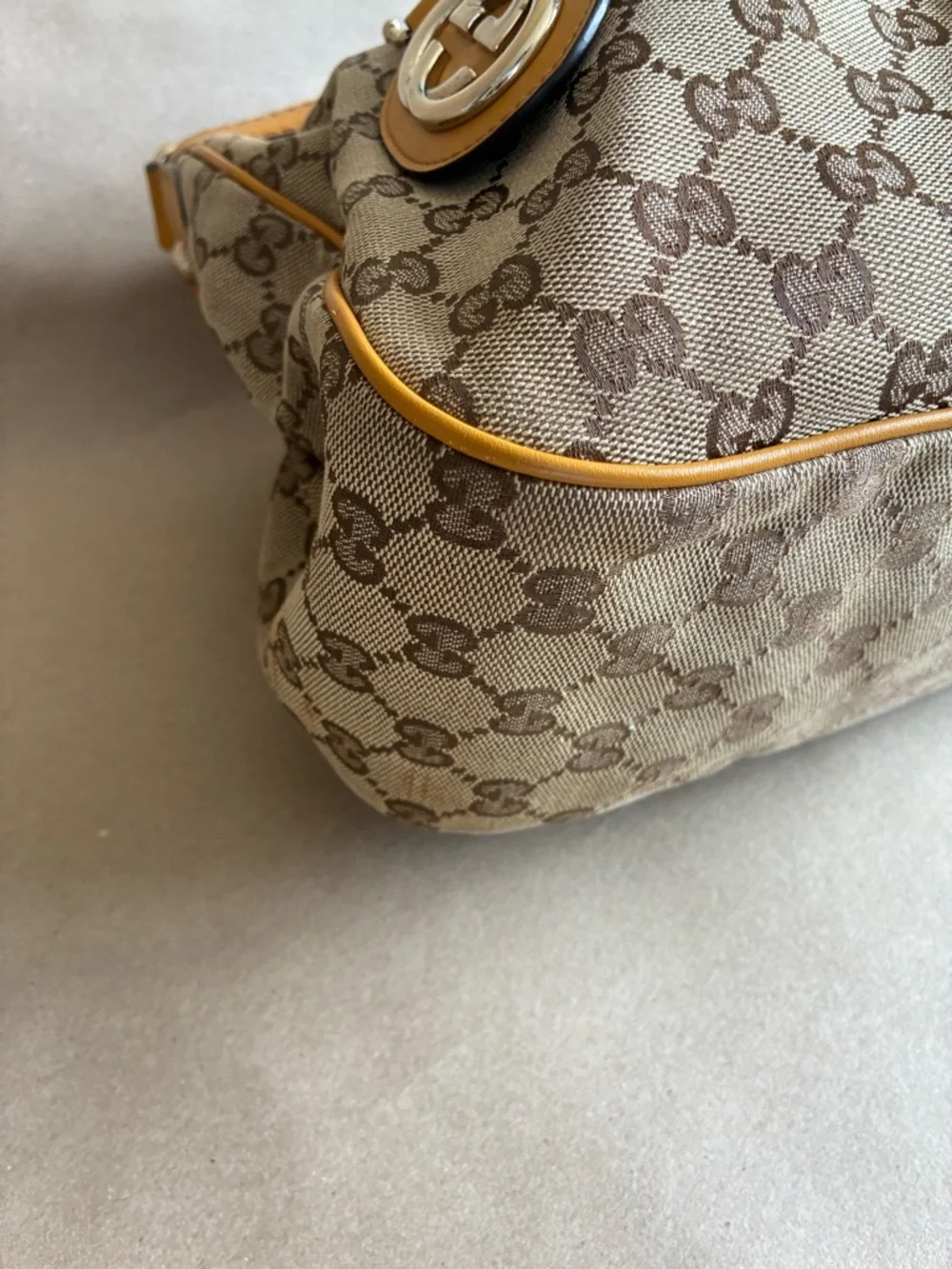 Original GG Canvas Sukey Messenger Bag